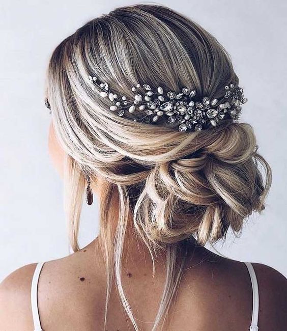 chignon basso e vaporoso