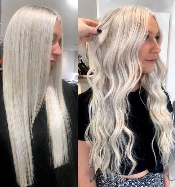 Capelli lunghi lisci e ondulati con colorazione ghiaccio