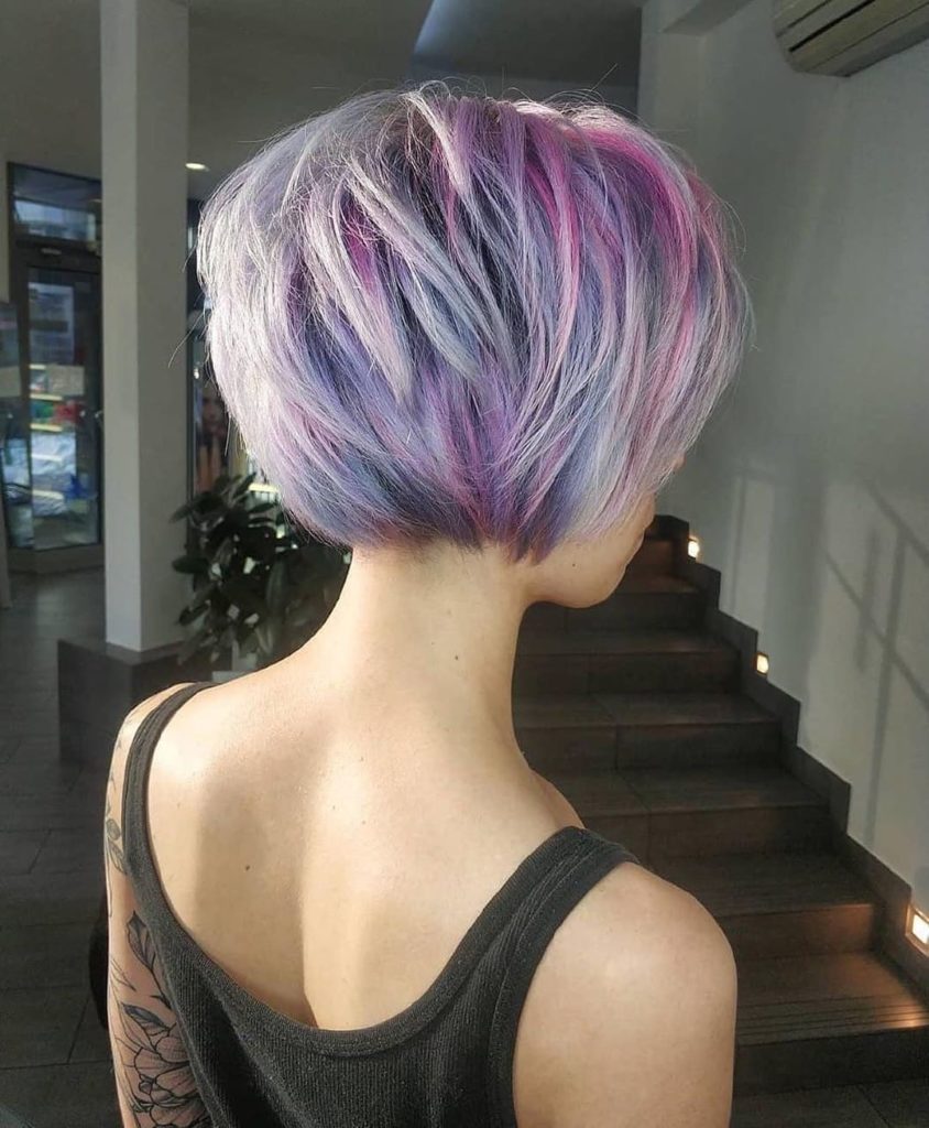 Caschetto viola, un look che le giovanissime potrebbero adorare!