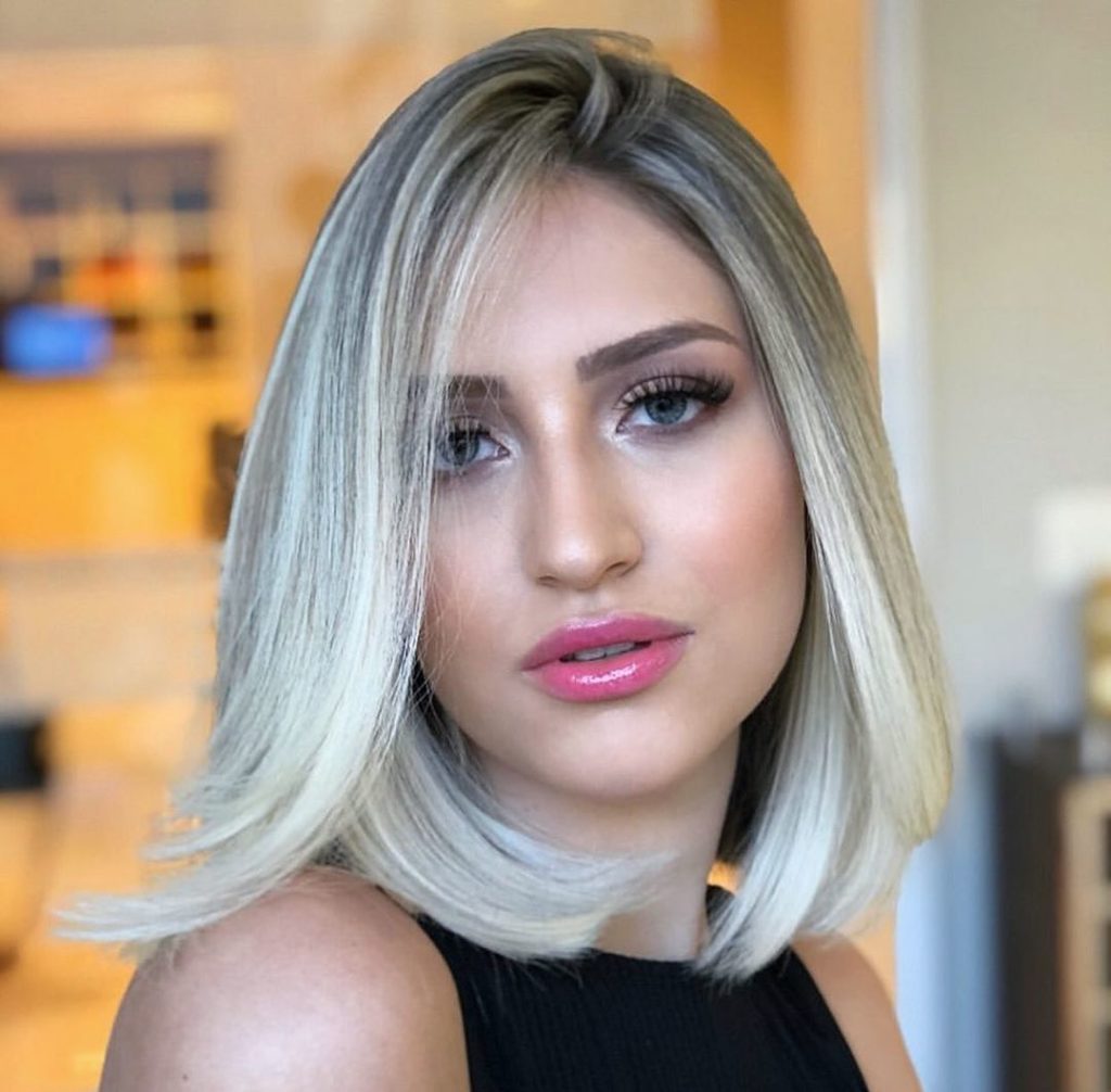 Ombre hair biondo platino su caschetto liscio