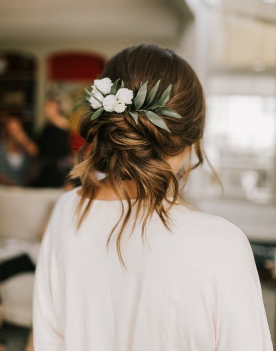 acconciatura-da-sposa-con-torchon-per-un-look-semplice-e-discreto