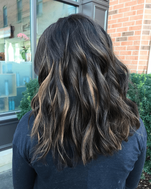 capelli cioccolato fondente con balayage