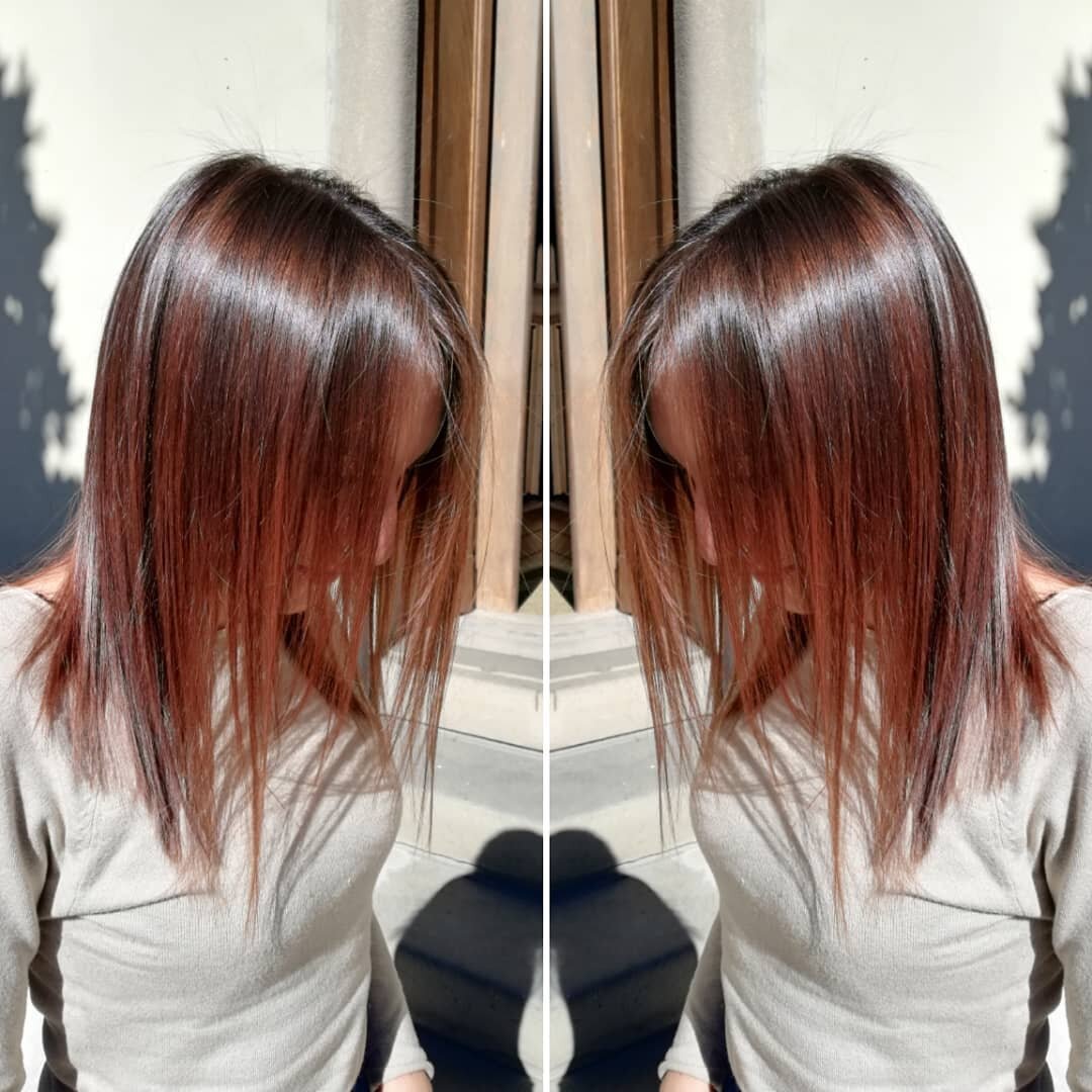 Balayage castano cioccolato su capelli lisci di media lunghezza