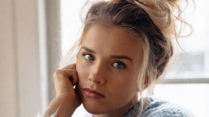 chignon alto e messy in versione chic, perfetto sui capelli con balayage biondo