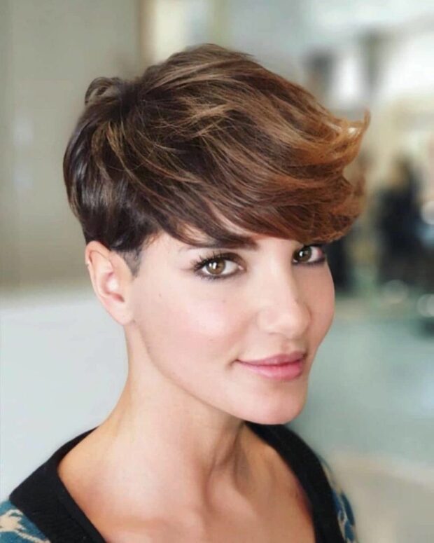 taglio corto con frangia